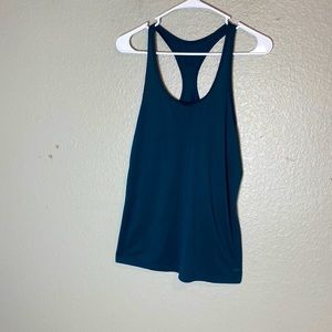 Bundle of 4 Nike Tank Tops Size Meduim